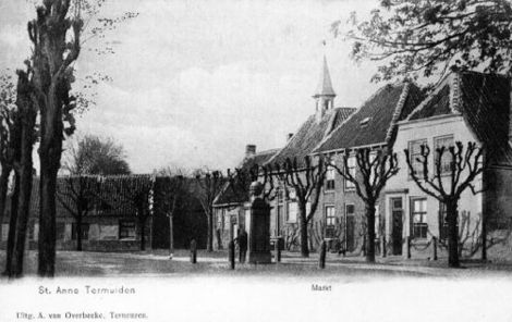 Prentbriefkaart van de Markt