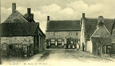 Ansichtkaart van de Anworpstraat met zicht op de Haven