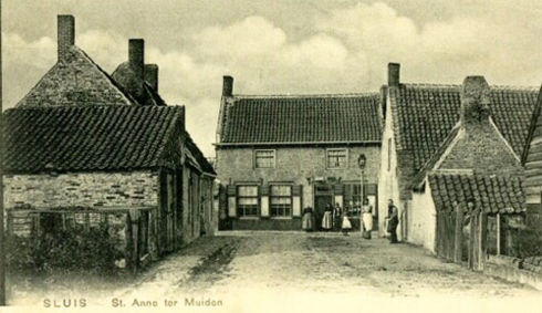 Ansichtkaart van de Anworpstraat met zicht op de Haven